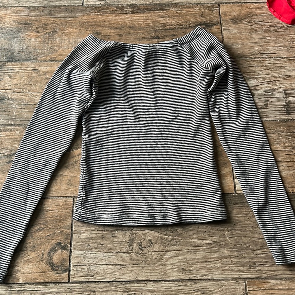 Billabong off-shoulder top